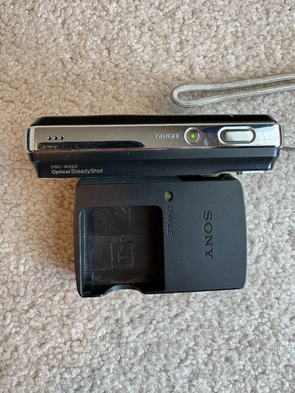 Sony Cyber-shot Digital Camera DSC-W220 Black Tested 12.1 MP 4X Zoom